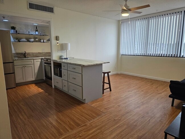 Photo - 70 Southbridge St Unidad 504