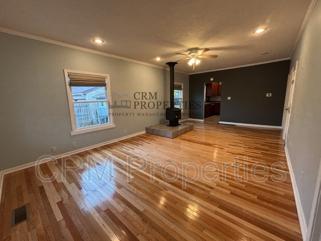 Photo - 414 W King St