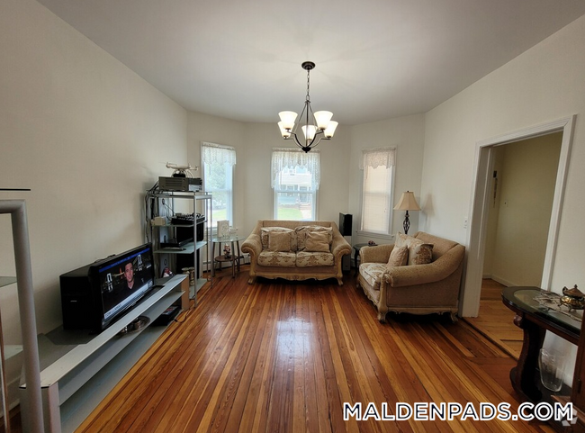 Building Photo - 68 Myrtle St Rental