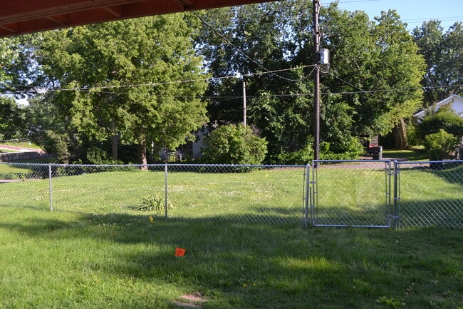Photo - Nice 3-4 Br, 2 Bath Ranch style home, fenced in yard, garage, patio, full basement