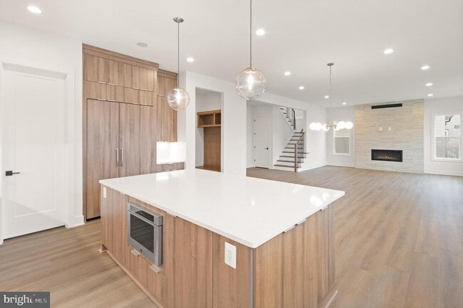 Building Photo - 849 N Manchester St