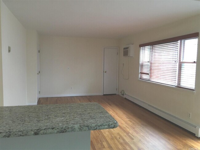 Photo - 206-18 45th Rd Unit 1st Fl