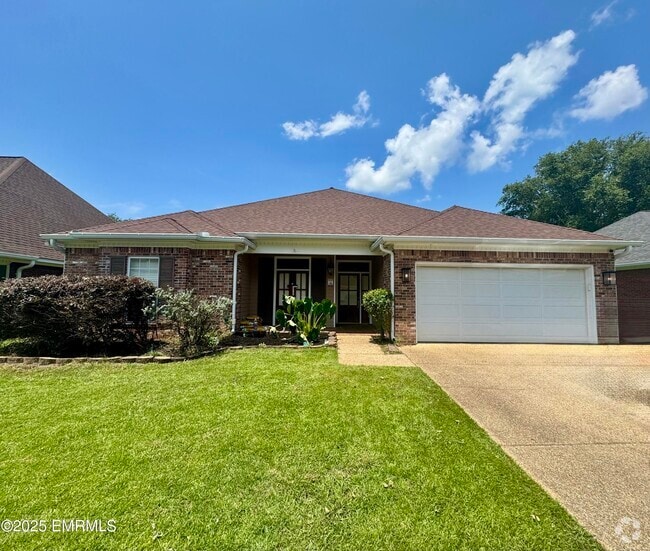 Building Photo - 437 Pinehurst Dr Rental