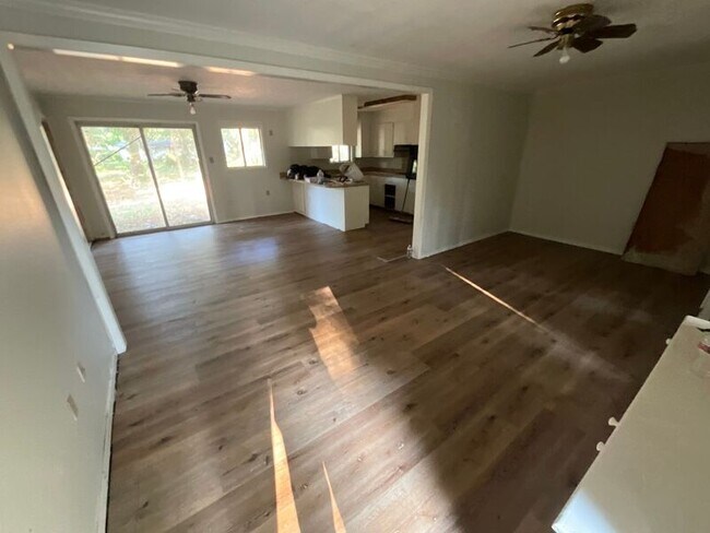 Photo - 131 Estates Ct