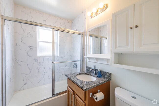 1BR, 1BA - 635SF - Bathroom