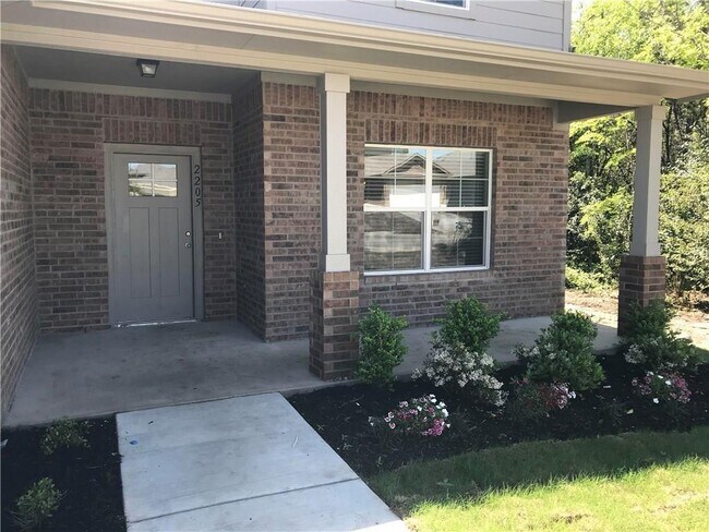 Photo - 2205 Bettylou Ln