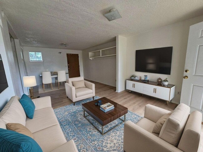 Building Photo - 130 Rose Ave