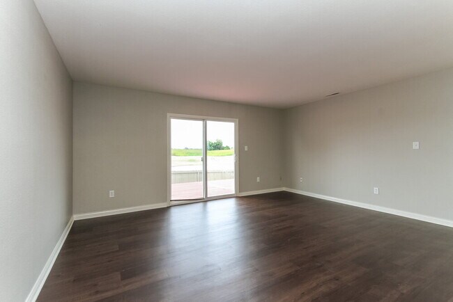 Photo - 9016 Hosta Way