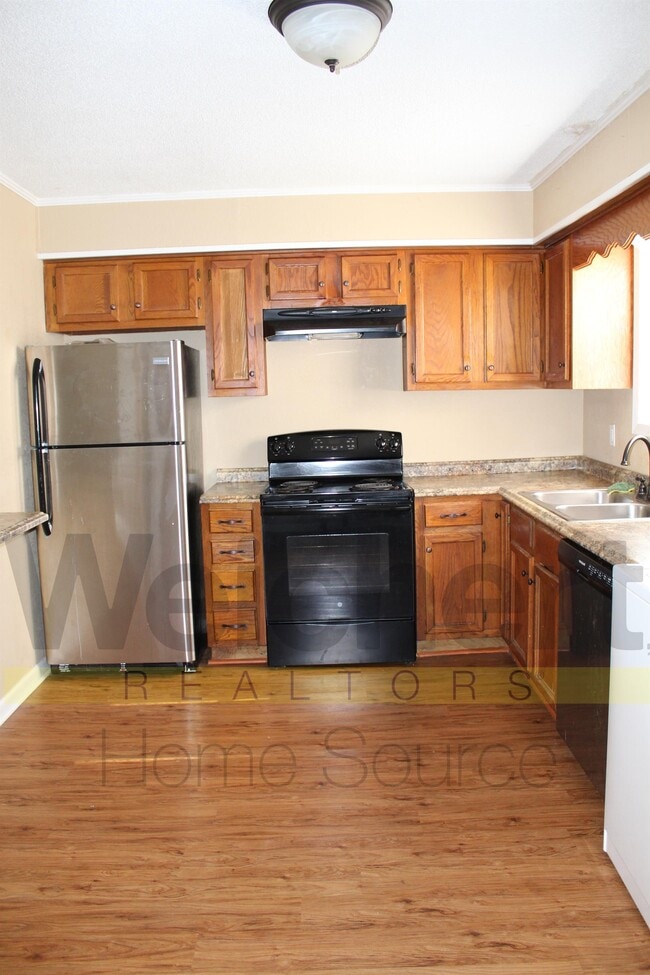 Photo - 604 N 13th St