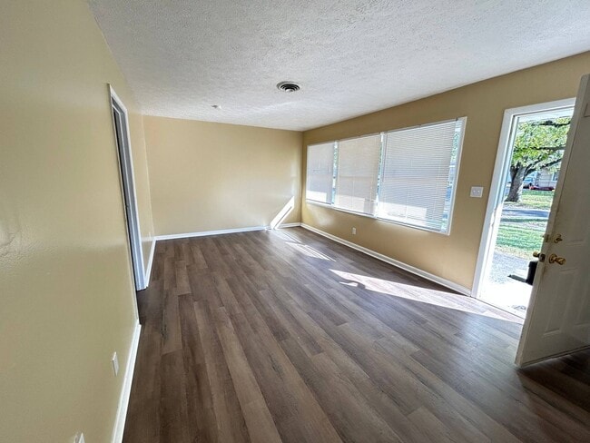 Photo - Update Single Family in Dayton!