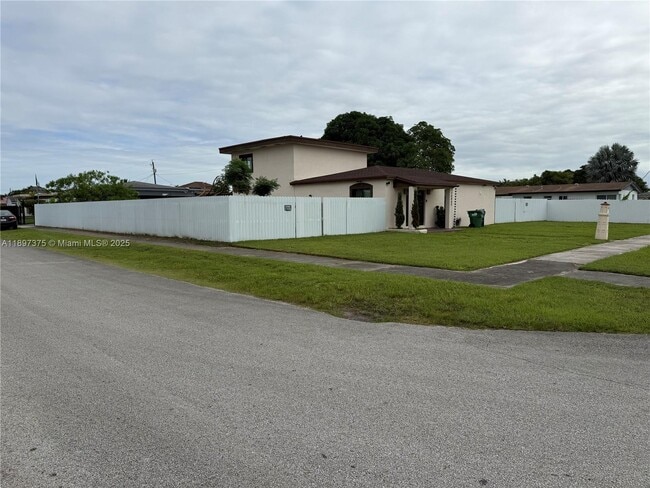 Photo - 10865 Gibson Dr