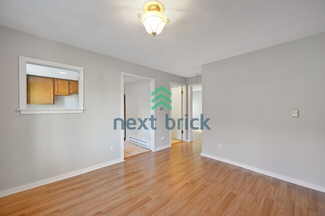 Photo - "Charming 2-Bed Retreat in Seattle's Heart – Cozy 840 Sq Ft Haven on 14th Ave West!" Unit B