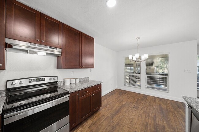 Photo - $500 OFF? Yes, Please! Find Your New Home ... Unit APF2