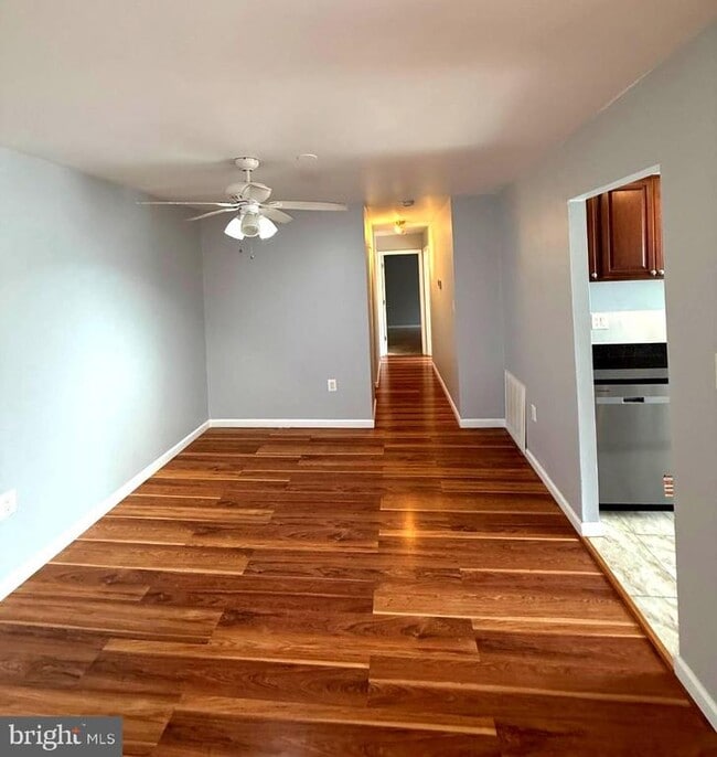 Building Photo - 5602 Bismach Dr Unit 204