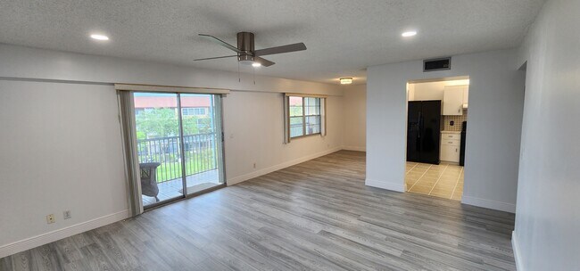 Photo - 801 SW 133rd Ter Unidad 410K