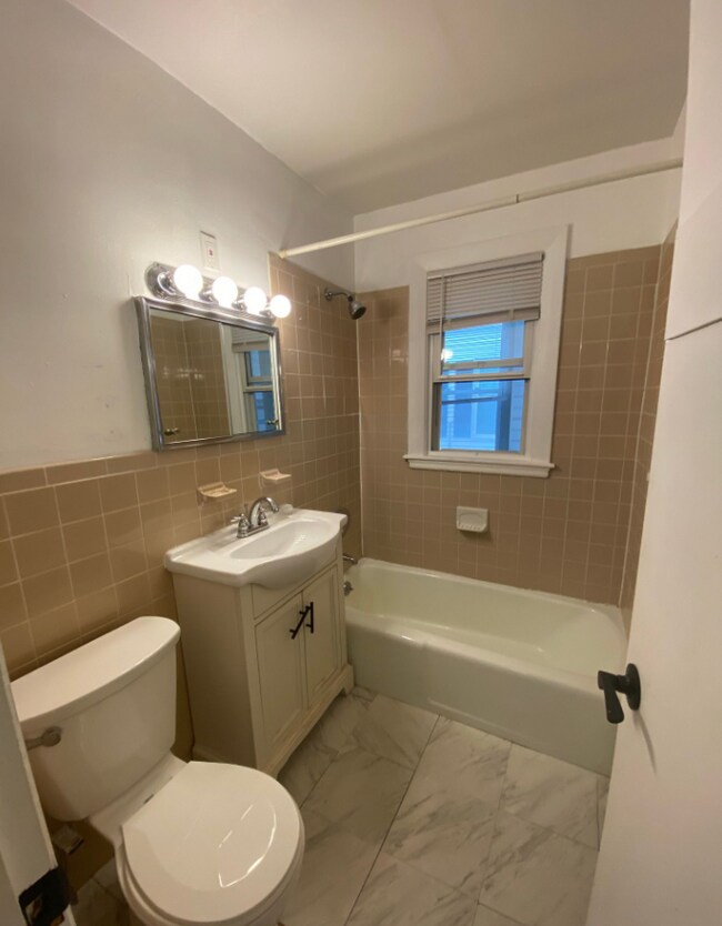 Photo - 98 Winthrop Shore Dr