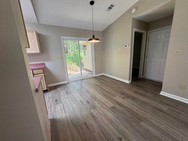 Photo - 1052 Longstreet Dr