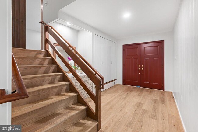 Photo - 1222 Noyes Dr