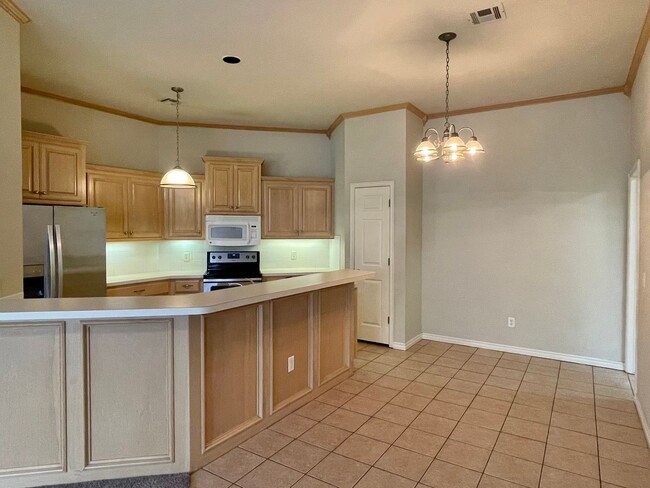 Photo - Great 3 Bed 2 Bath Duplex in a Gated Neighborhood!!