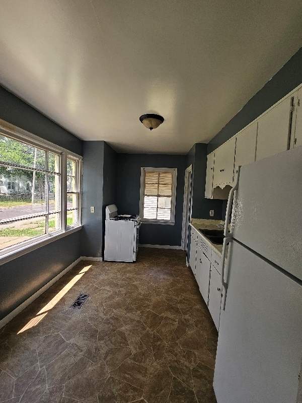 Photo - 1830 S Kneer Ave