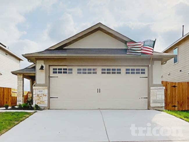 Photo - 5217 Sidesaddle Dr