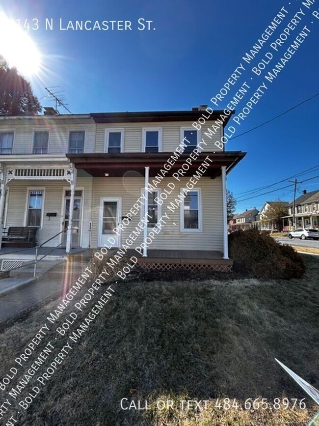 3 Bed 2 Bath on Lancaster Ave - 3 Bed 2 Bath on Lancaster Ave House