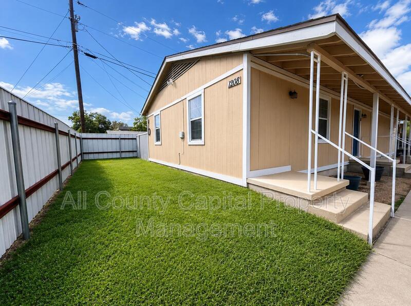 Photo - 1208 Bundrant Dr
