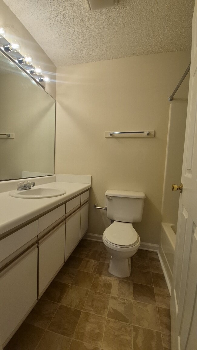 Building Photo - 320 Brownlea Dr Unit 2D