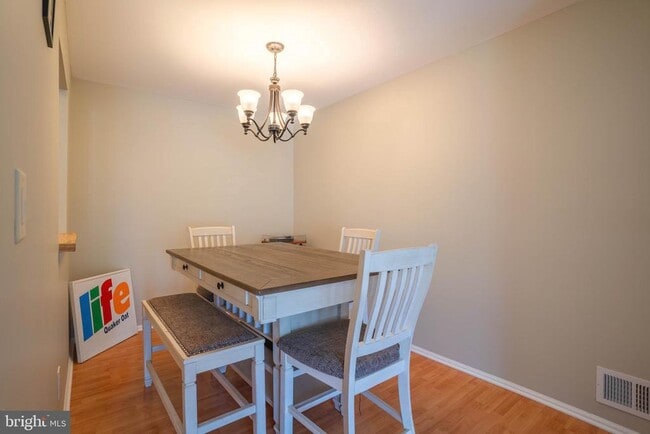 Photo - 27 Chambord Ct