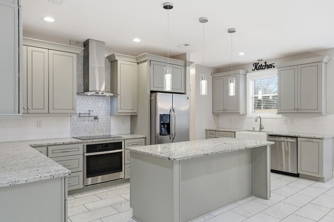 Photo - Beautiful Home With Large Yard In Fountain Inn