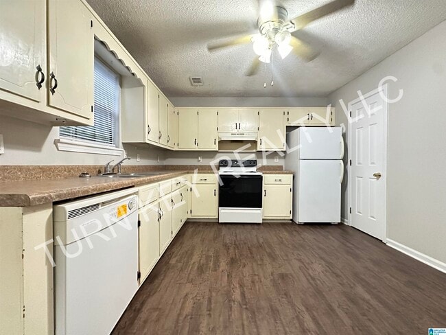 Photo - 2134 Cheshire Dr