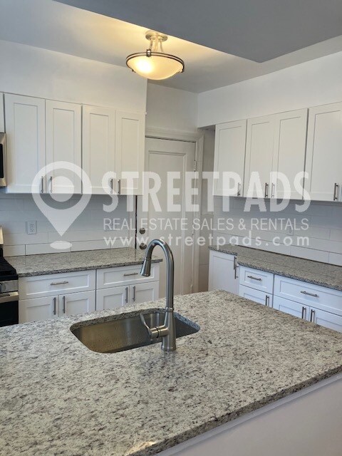 Photo - 1153 Beacon St Unit 4