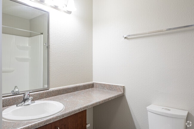 2BR, 1BA - 850SF