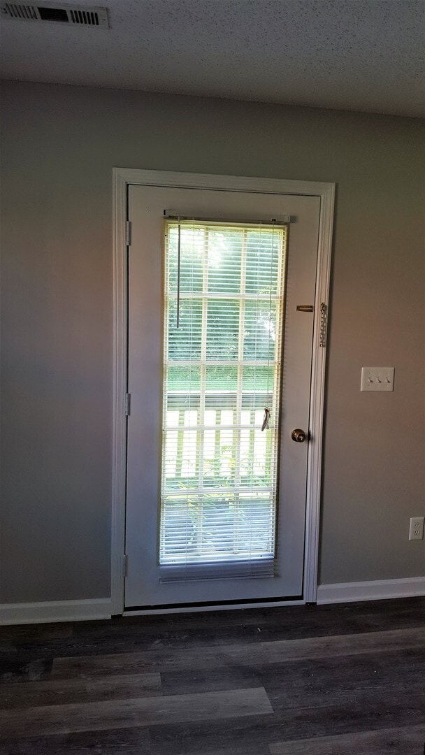 Photo - 8 - Hamilton Place Unit 1613A Hamilton Ave