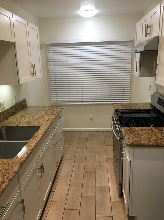 Photo - 2301 De la Vina St Unit 2301 A  delavina street c