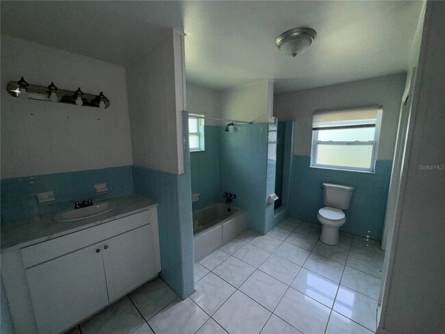 Photo - 325 Chesney Blvd