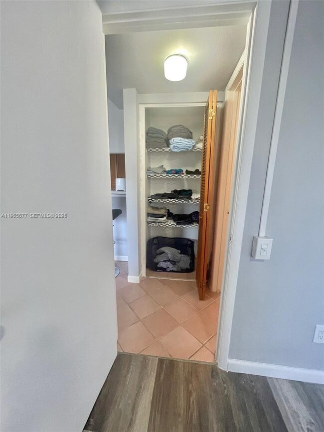 Photo - 5200 NE 6th Ave Unidad A