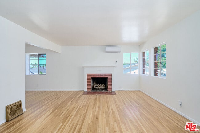 Photo - 3237 Midvale Ave