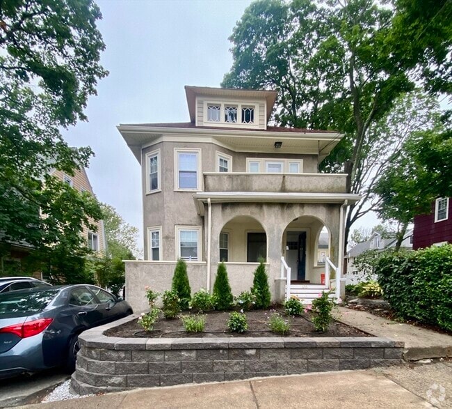 Building Photo - 126 Winsor Ave Unit 1 Rental