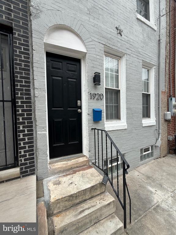 Photo - 1920 N Darien St