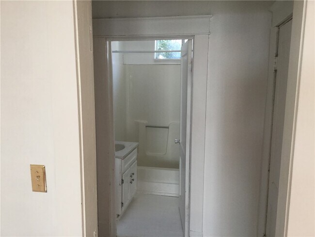 Photo - 224 W Watson St