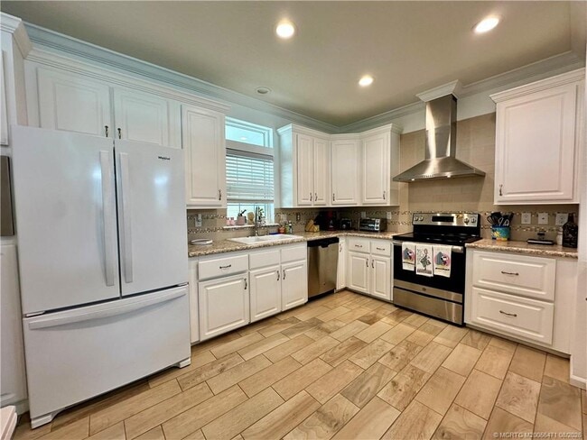 Photo - 174 NE Portside Dr
