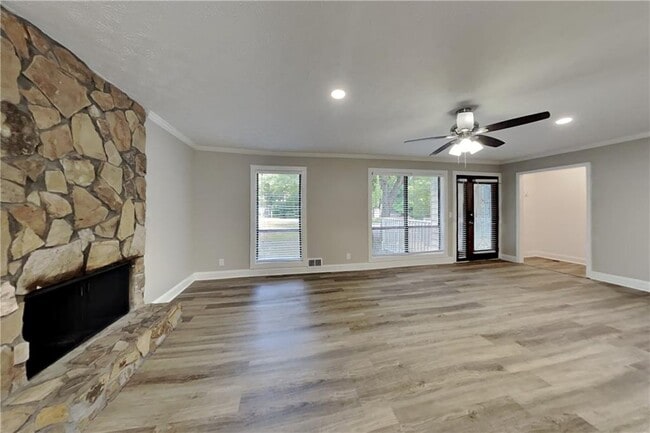 Photo - 702 Talemwood Ct SW