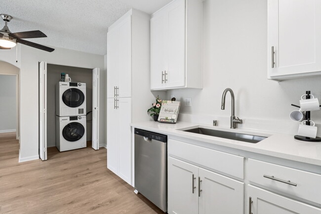 Waterleaf Apartments Homes