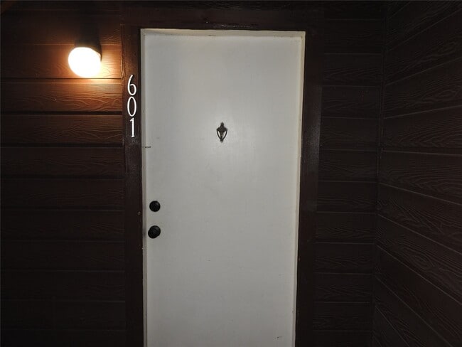 Building Photo - 12905 Woodforest Blvd Unit 601 Rental