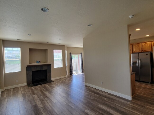 Photo - 4937 Atala Way