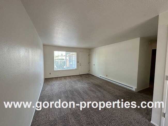 Photo - NE Lombard St - 2 bedroom single-level unit in tri-plex Unit 4512