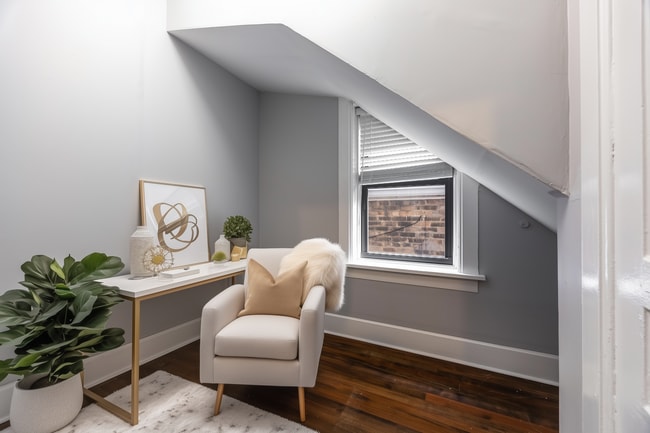 Photo - 2031 W Moffat St Unit 2