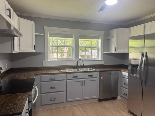 Photo - 204 12th Ave