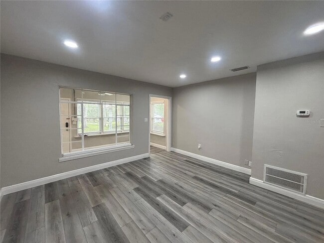 Photo - 237 NE 11th Ave